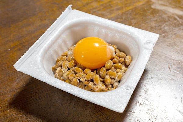 natto and an egg
